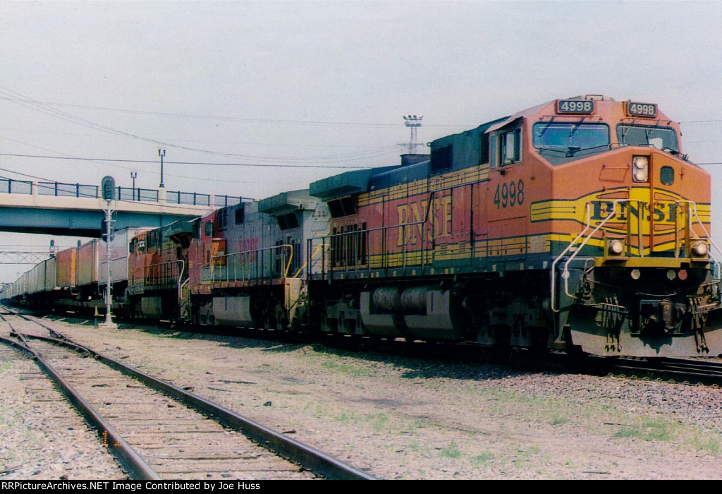 BNSF 4998 East